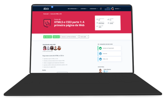 Um notebook na tela do curso da alura de HTML